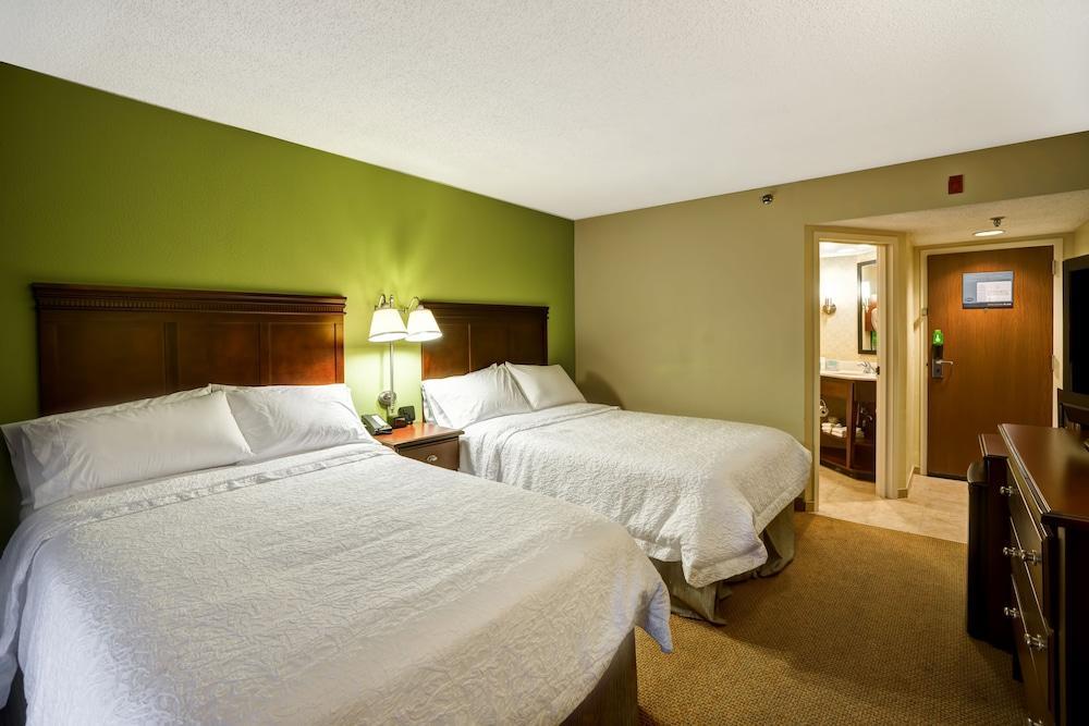 Hampton Inn Morgantown Exterior photo