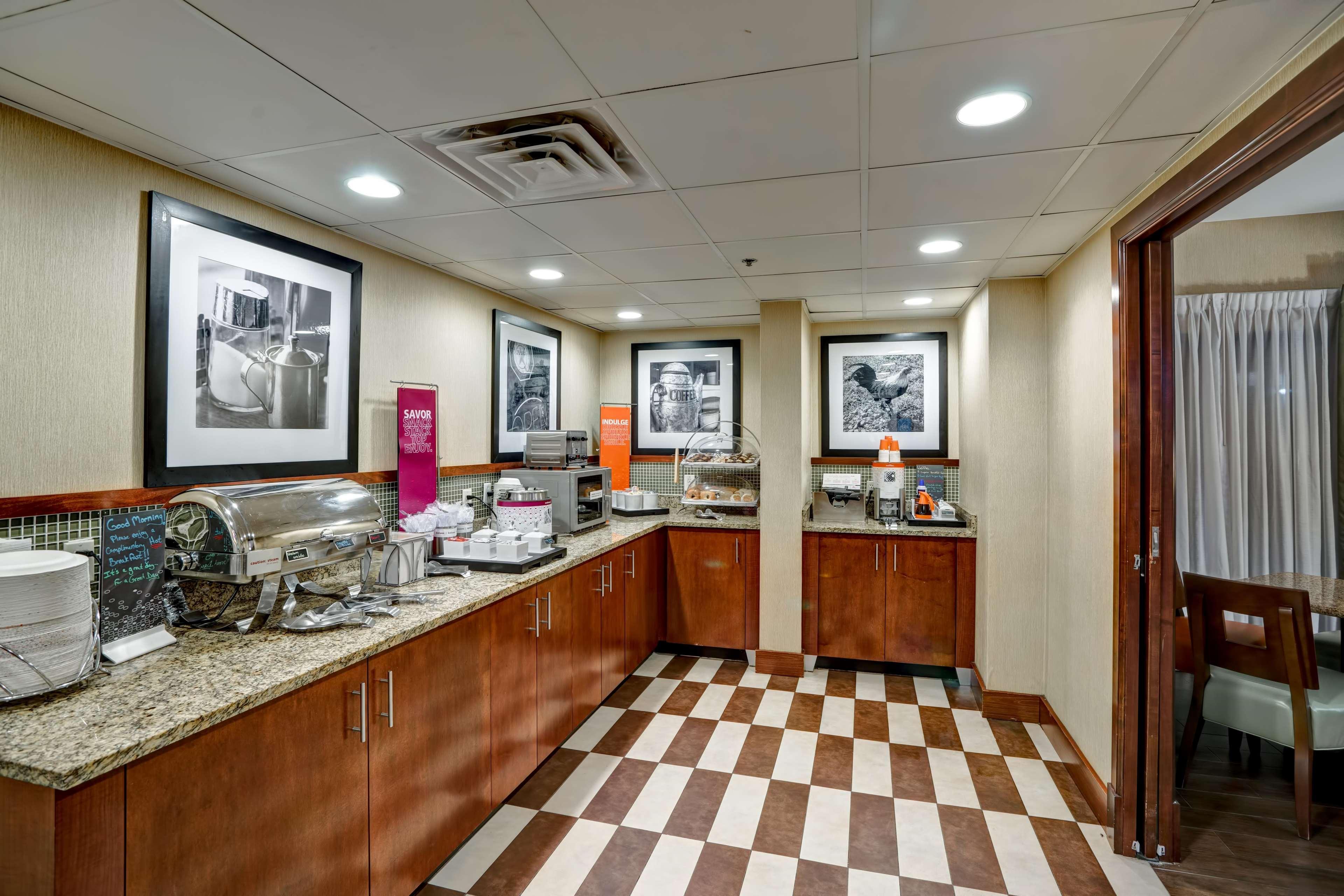 Hampton Inn Morgantown Exterior photo