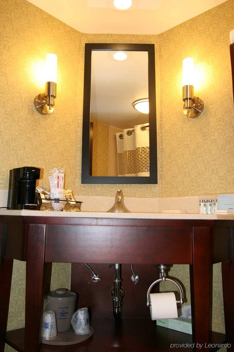 Hampton Inn Morgantown Room photo